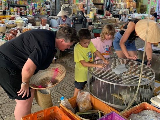 ベトナム料理教室　レストラン専属シェフ直伝！ハノイの3大名物を作ろう　シクロ乗車体験＆市場散策あり＜日本語ガイド／ホテル送迎付き＞