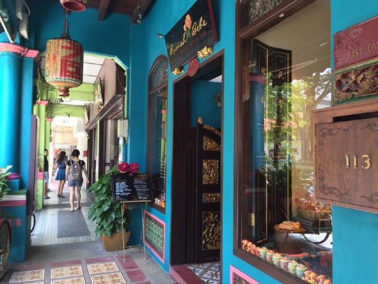 プラナカン博物館＆カトン地区観光ツアー　プラナカンのお菓子試食付き ＜日本語ガイド＞