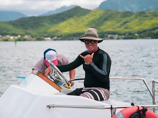 サンドバー天使の海　シュノーケリング＆ウミガメウォッチクルーズ　船上のBBQグリルで焼くハンバーガーランチ付き！＜午前／日本語クルー＞