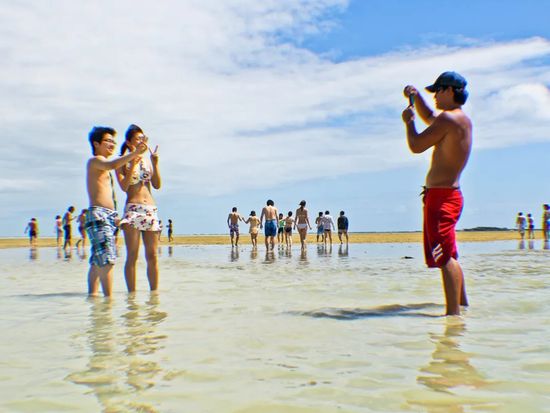 eyJidWNrZXQiOiJudG1nLW1lZGlhIiwia2V5IjoiYmY0N2RlZTctZmU5Yi01YzY1LWJlOGUtNmUzZDYxMTMwN2NjL3R1dC9TQl9QaG90byBvZiBUb3VyaXN0LmpwZyIs