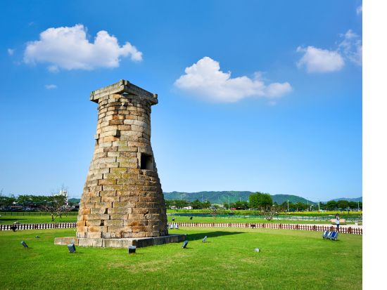 ソウル発！慶州観光ツアー　仏国寺＆瞻星台＆天馬塚＆月精橋　夜のライトアップまでゆったり滞在 KTX(高速鉄道）利用＜日本語ガイド/昼食付き＞