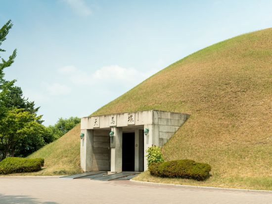 ソウル発！慶州観光ツアー　仏国寺＆瞻星台＆天馬塚＆月精橋　夜のライトアップまでゆったり滞在 KTX(高速鉄道）利用＜日本語ガイド/昼食付き＞