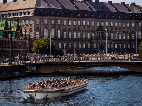出発地を選べる！運河クルーズツアー＜コペンハーゲン発＞