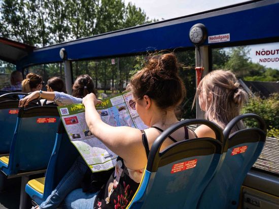 運河ボートツアー＋48時間有効 乗り降り自由バス！ホップオン・ホップオフ 市内観光ツアー＜オーディオガイド／コペンハーゲン発＞