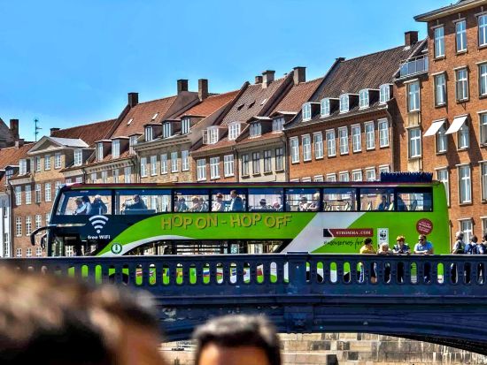 運河ボートツアー＋48時間有効 乗り降り自由バス！ホップオン・ホップオフ 市内観光ツアー＜オーディオガイド／コペンハーゲン発＞