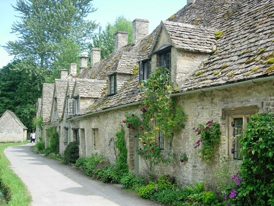 Bibury Cotswolds village 2 