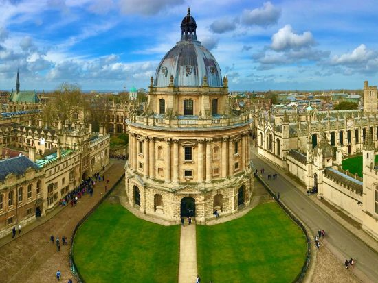 ランチ付き！オックスフォード＋コッツウォルズの村 日帰り観光ツアー＜少人数制／英語ガイド／ロンドン発＞