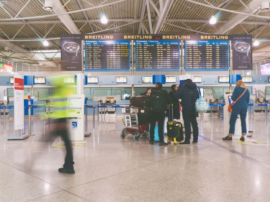 【空港送迎】アテネ空港⇔市内ホテル 貸切送迎サービス＜現地語又は英語ドライバー＞by H.I.S.