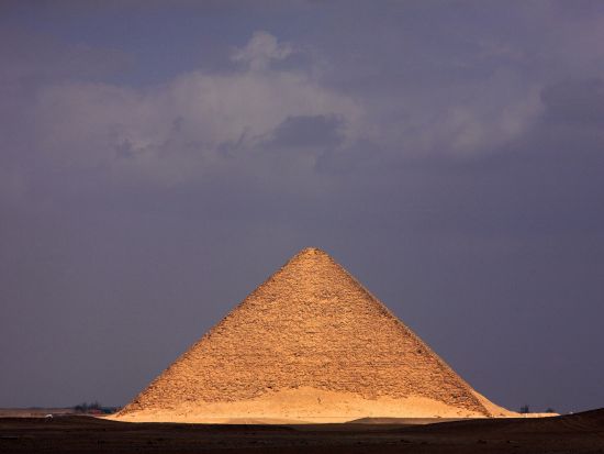 【カイロ発着 エジプト周遊1泊2日】カイロ＆ギザ　古代遺跡を訪問！3大ピラミッド＋カイロ市内観光＜貸切／日本語＞