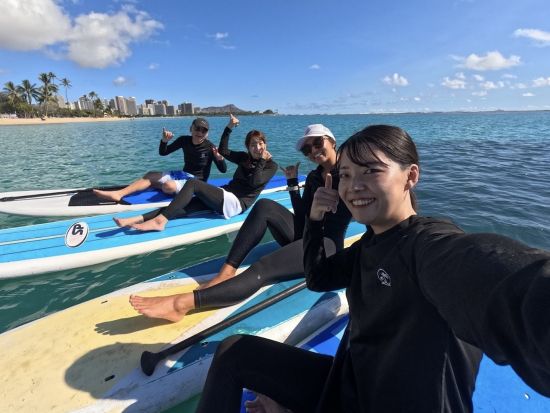 アラモアナビーチ　SUP（スタンドアップパドル）レッスン　最大5名の少人数でご案内　プライベートプランあり＜約2時間／日本語インストラクター＞