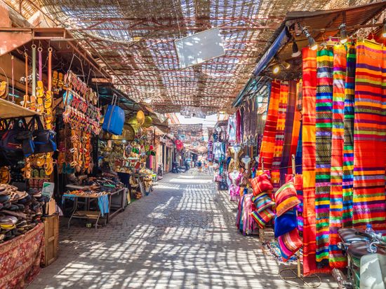 Morocco_Marrakesh_Jemaa el-Fna market_shutterstock_1390770566