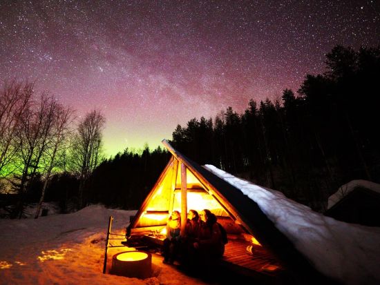 カメラマン同行プランあり！オーロラ鑑賞とラップランド流バーベキュー＜8月～4月／送迎選択可／ロヴァニエミ発＞