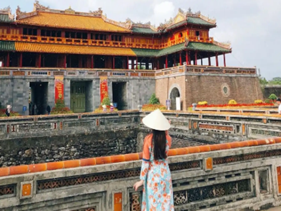 世界遺産 古都フエ日帰りツアー　王宮＋ミンマン帝廟＋トゥイスアン村　名物ブンボーフエのランチと話題の塩コーヒー付き＜日本語ガイド／ダナンまたはホイアン発着＞