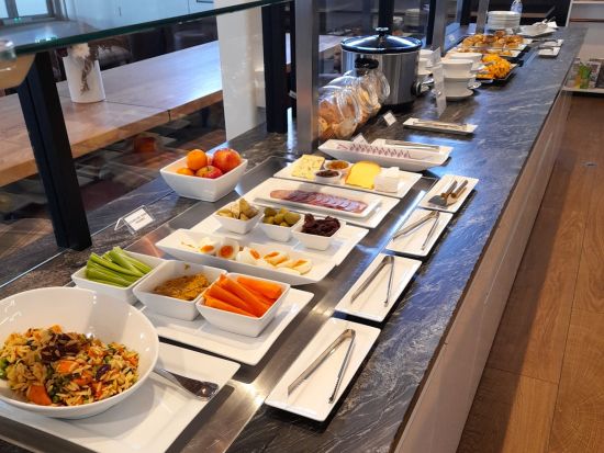 ニュージーランド クイーンズタウン空港 (ZQN)ラウンジチケット☆マナイア・ラウンジ（Manaia Lounge)