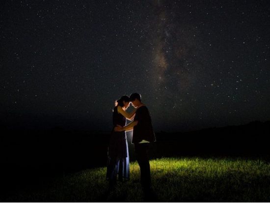星空フォトと宙（そら）さんぽ 糸満・知念で満点の星々をバックに最高の記念写真を撮影 ＜1時間／沖縄本島南部＞