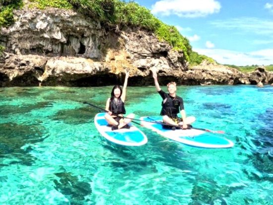 エメラルドに輝く宮古ブルーの海を一望！選べる絶景ビーチSUPorカヌーツアー＜半日／写真無料／宮古島＞