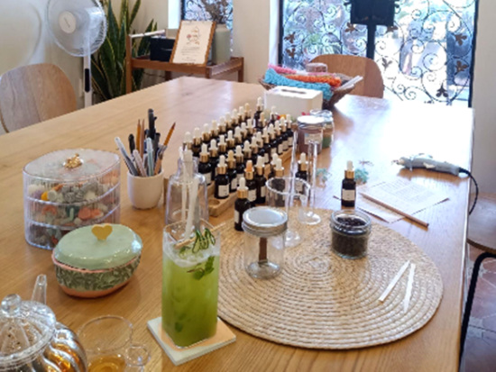 オリジナルアロマキャンドル作り　市内観光付きプランあり＜半日・1日／ランチ付き／日本語ガイド＞