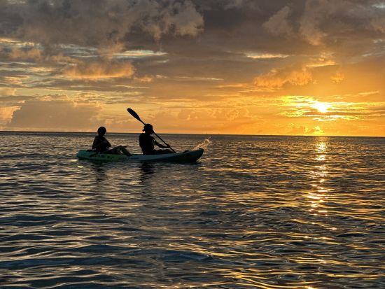 サンセットカヤックツアー 宮古島を代表する夕景スポットへ！美しい夕日を見ながら穏やかな海を漕ぐ贅沢体験を＜約1時間30分／宮古島＞