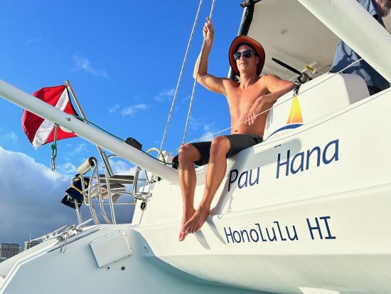 貸切サンセットセーリング　パウ・ハナ号　プライベートヨットでワイキキの夕日を独り占め！ドリンク＆スナック持ち込みOK！＜1～12名／ワイキキ発＞