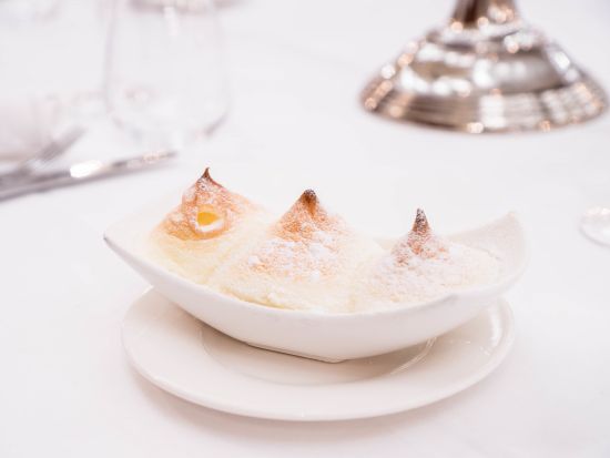 アマデウス楽団  ザルツブルグ モーツァルトコンサート＆ディナー＜シュティフツケラー・ザンクト・ペーター＞