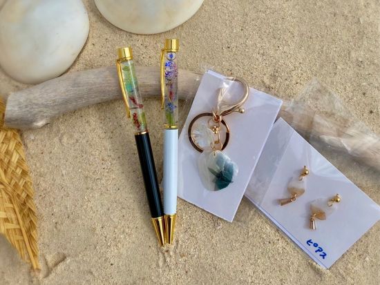 うろこアクセサリー 久米島産のイラブチャーのうろこを使って世界に一つだけの作品を作ろう♪＜30分～90分＞