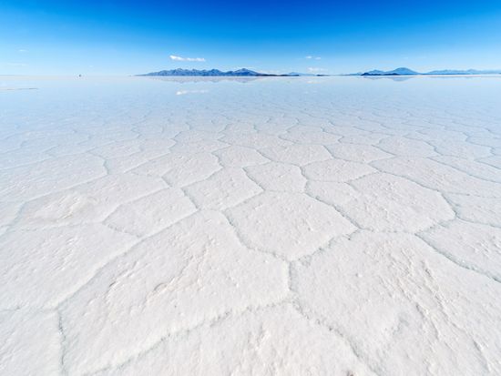 Blivia_Uyuni_shutterstock_286075988