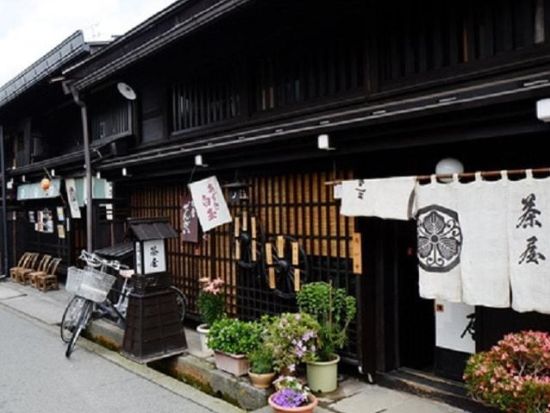 【英語バスツアー】インバウンド向けツアーで世界遺産「白川郷」＋高山古い町並みを巡る！飛騨牛焼肉ランチ付き 日帰り観光＜名古屋発／英語ガイド＞