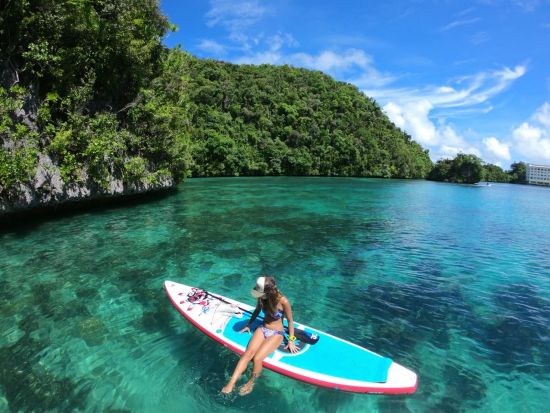 SUP（スタンドアップパドル）半日ツアー　ロックアイランドエリアで海上散歩＜午前／送迎付き／日本語ガイド＞by Rock Island Tour Company