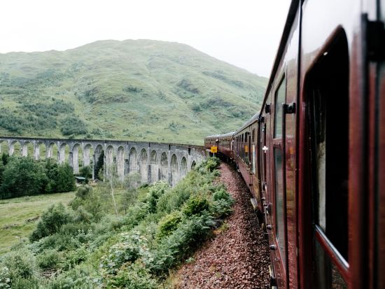 ハイランド地方1日観光ツアー 蒸気機関車ジャコバイト号乗車＆グレンコー訪問＜英語ドライバーガイド／エジンバラ発＞