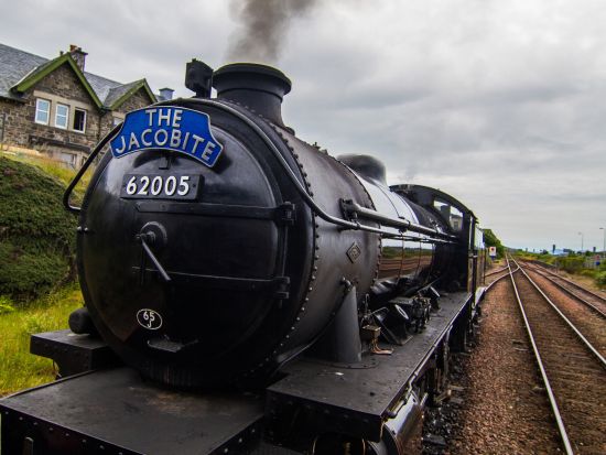 ハイランド地方1日観光ツアー 蒸気機関車ジャコバイト号乗車＆グレンコー訪問＜英語ドライバーガイド／エジンバラ発＞