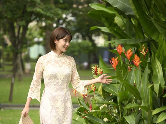 ホーチミン市内　フォトジェニックスポットでプロの写真家があなたを撮影  ウォーキングツアー＜タンディン教会／アオザイレンタルプランあり＞