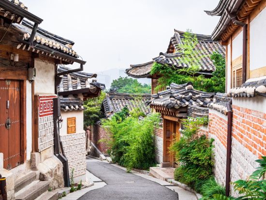 韓国フォトジェニックツアー　ロンドンベーグルの昼食＆益善洞カフェ＆北村韓屋村観光＆広蔵市場&韓服体験 ＜日本語ガイド＞