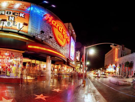 ハードロック・カフェ・ハリウッド　食事券＆事前予約サービス　音楽とボリュームのある本場アメリカン料理を楽しむ