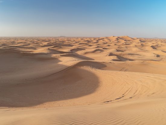 【空港送迎】ドバイ国際空港 ⇒ ドバイ市内　ハイクラス車プランあり ＜貸切／英語アシスタント＞