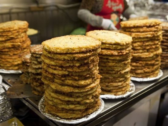 広蔵市場夜の食べ歩きグルメツアー　100年以上の歴史を持つ市場でスタンプラリーを楽しみながらソウルの屋台グルメを堪能！＜英語ガイド／広蔵市場解散＞