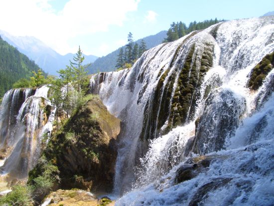 【上海発】成都と世界遺産・九寨溝と黄龍3泊4日＜宿泊付き / 列車利用 / 日本語ガイド / 食事付き / 1名催行＞