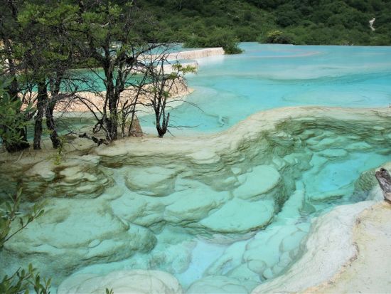 【上海発】成都と世界遺産・九寨溝と黄龍3泊4日＜宿泊付き / 列車利用 / 日本語ガイド / 食事付き / 1名催行＞