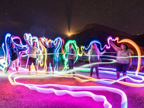 夜景フォトツアー　サンセットや星空をバックにライトペインティング撮影を体験！＜送迎付き＞