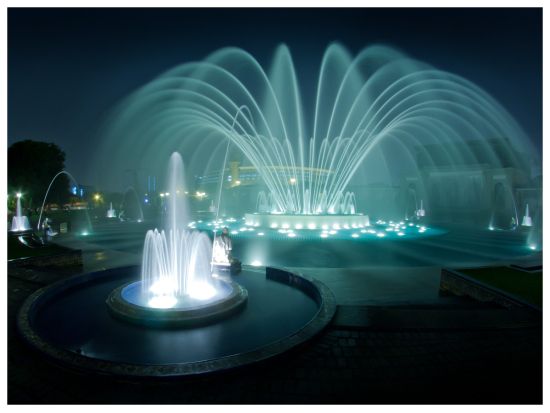 ギネス認定噴水ショー＋3コースディナー＜混載／英語ガイド／3コースディナー付／リマ発＞