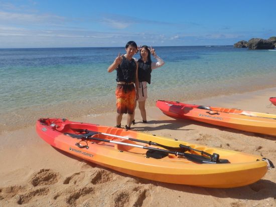 ビーチエントリーパンプキン鍾乳洞ツアー カヤックを漕いでパンプキン鍾乳洞を探検♪ウミガメシュノーケリングとのセットプランあり◎ ＜半日／ツアー写真込み／宮古島＞