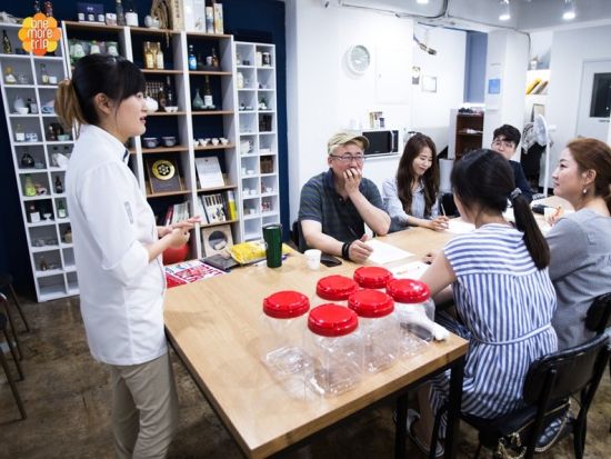 韓国伝統酒マッコリ＆おつまみ作り体験＊マッコリのお土産付き＜午前・午後／約2時間／英語＞