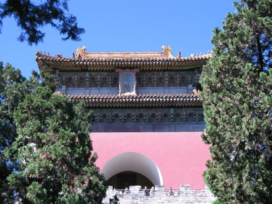 【プレミアム・北京】二大世界遺産・万里の長城(八達嶺)＆明の十三陵(定陵）＋参道+足裏マッサージ＜貸切チャーター／日本語ガイド／昼食・夕食付／ホテル送迎＞