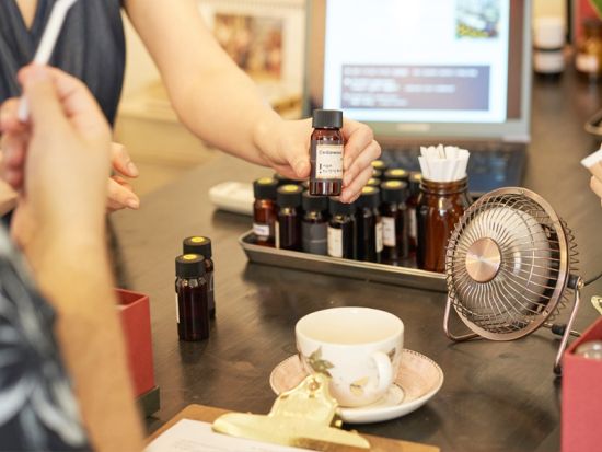 韓国で話題の体験♪「Excusezmo」で自分好みのオリジナル香水作り体験＜約2時間／狎鷗亭沙・新沙＞