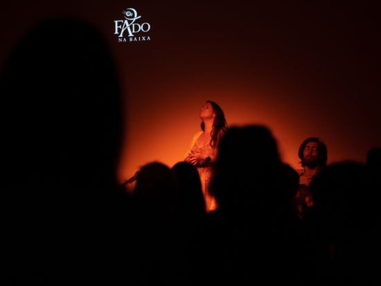 ポルトガル民謡ファドを手軽に体験！市内中心地「ファド・ナ・バイシャ (Fado na Baixa)」 ポートワイン1杯付き＜英語オーディオガイド／ポルト発＞