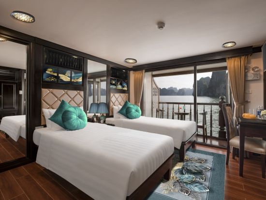 世界遺産ハロン湾1泊2日クルーズ＋陶器の伝統工芸バッチャン村観光「アリサ号」高級ホテルのような豪華5つ星客船に宿泊