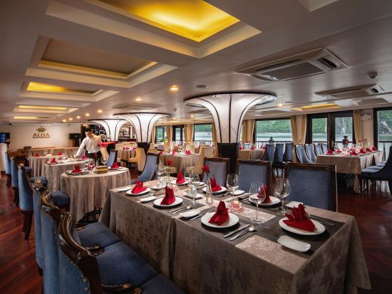 世界遺産ハロン湾1泊2日クルーズ＋陶器の伝統工芸バッチャン村観光「アリサ号」高級ホテルのような豪華5つ星客船に宿泊