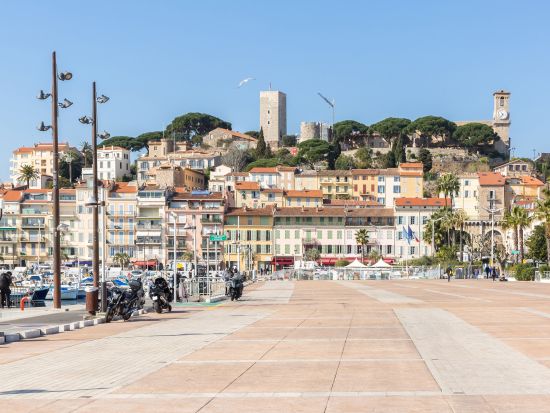 カンヌ満喫 日帰りツアー　カンヌ＆サント・マルグリット島＆ボナール美術館＆グルメの村ムージャン ＜4月～10月／日本語ドライバーガイド／ニース発＞