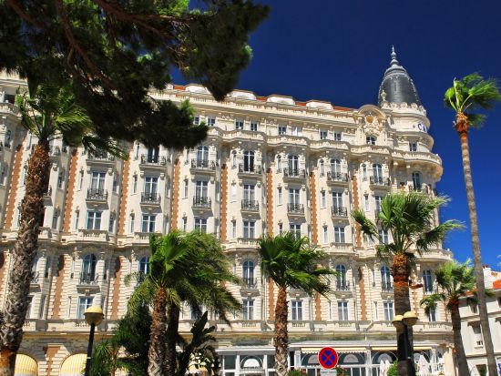 カンヌ満喫 日帰りツアー　カンヌ＆サント・マルグリット島＆ボナール美術館＆グルメの村ムージャン ＜4月～10月／日本語ドライバーガイド／ニース発＞