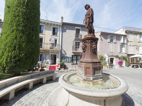 France_Mougins_shutterstock_238717396