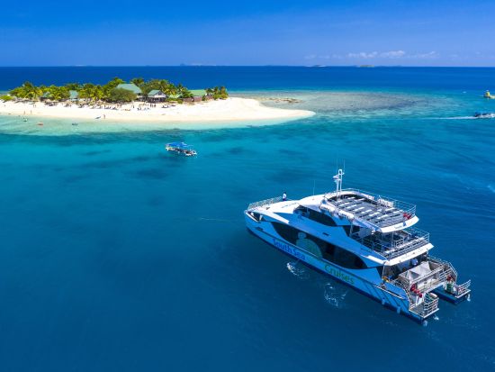 サウスシー アイランド半日ツアー　家族連れにもおすすめ！美しい珊瑚礁に囲まれた無人島で自由時間を満喫＜午前中のみ／ナンディ・デナラウ発＞